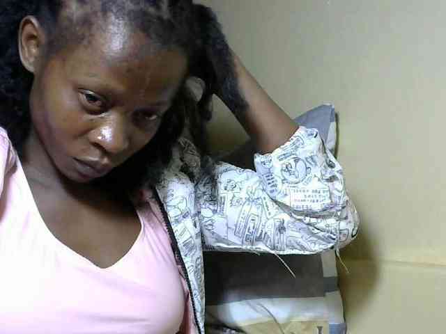 PrettyAlianah webcam