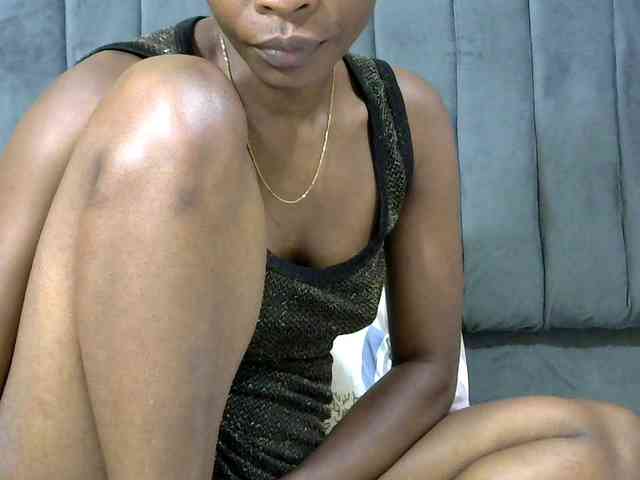 PrettyAlianah webcam