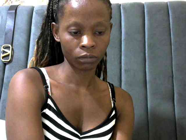 PrettyAlianah webcam
