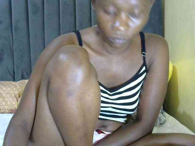 PrettyAlianah webcam