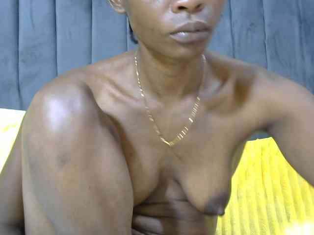 PrettyAlianah webcam