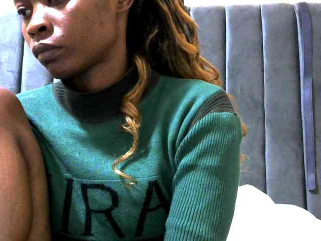 PrettyAlianah webcam