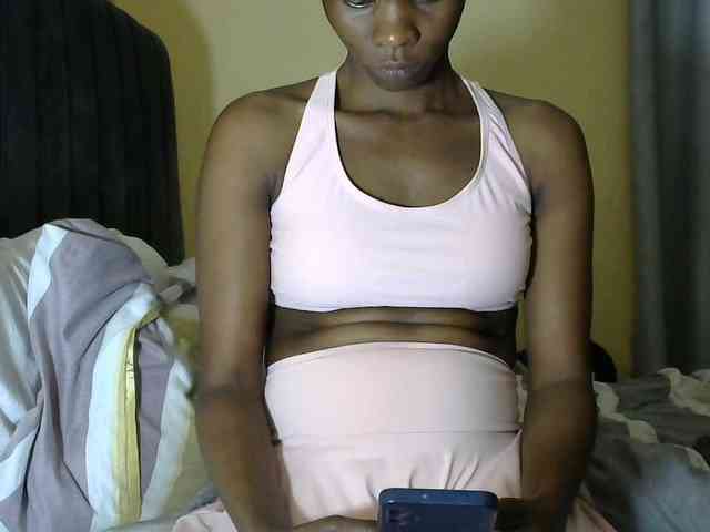 PrettyAlianah webcam