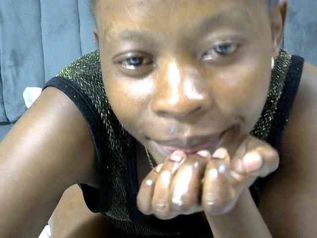 PrettyAlianah webcam