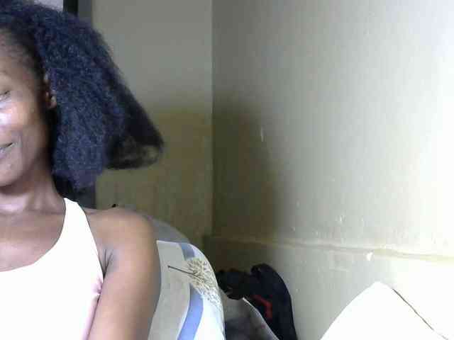PrettyAlianah webcam