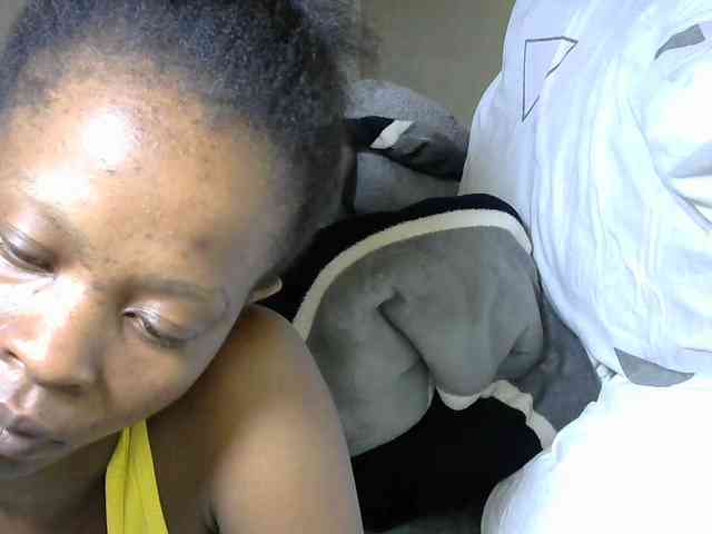 PrettyAlianah webcam