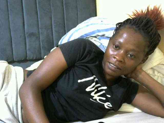 PrettyAlianah webcam