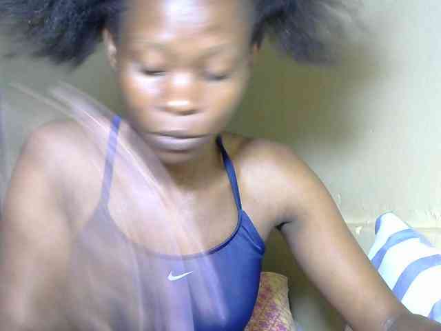 PrettyAlianah webcam