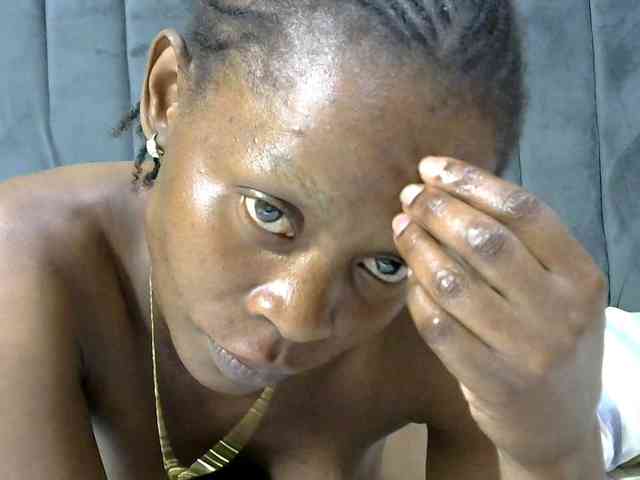 PrettyAlianah webcam