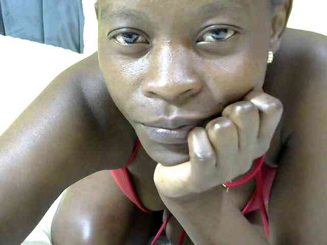 PrettyAlianah webcam