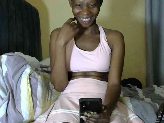 PrettyAlianah webcam
