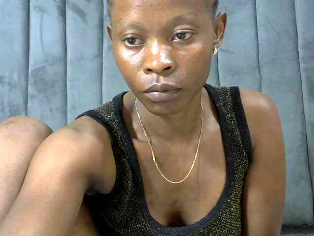 PrettyAlianah webcam