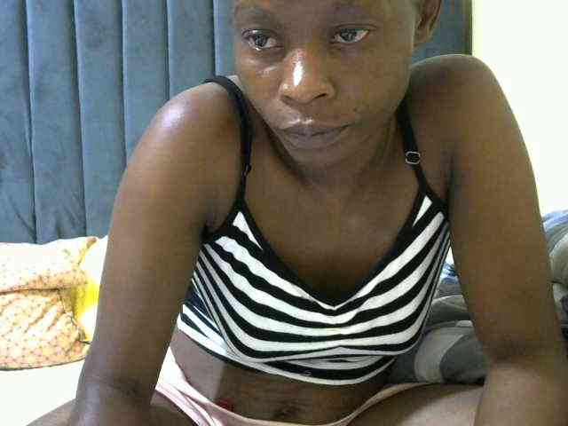 PrettyAlianah webcam