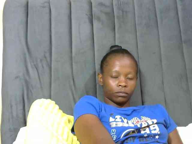 PrettyAlianah webcam