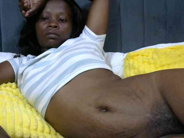 PrettyAlianah webcam