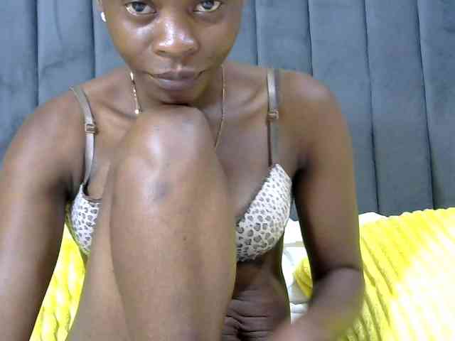 PrettyAlianah webcam