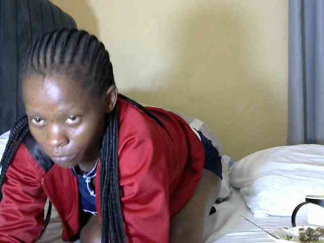 PrettyAlianah webcam
