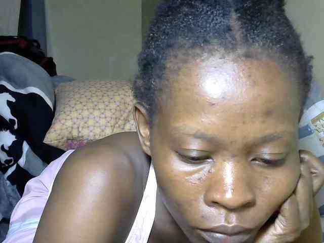 PrettyAlianah webcam