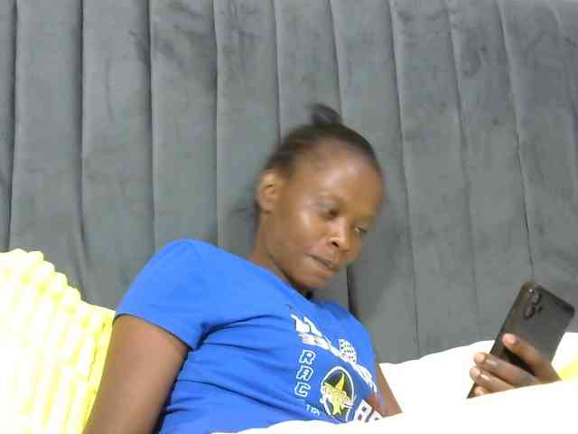 PrettyAlianah webcam