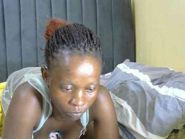 PrettyAlianah webcam