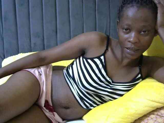 PrettyAlianah webcam