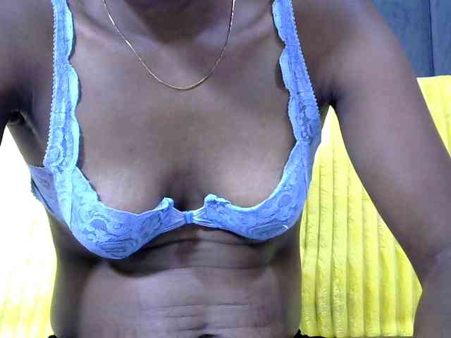 PrettyAlianah webcam