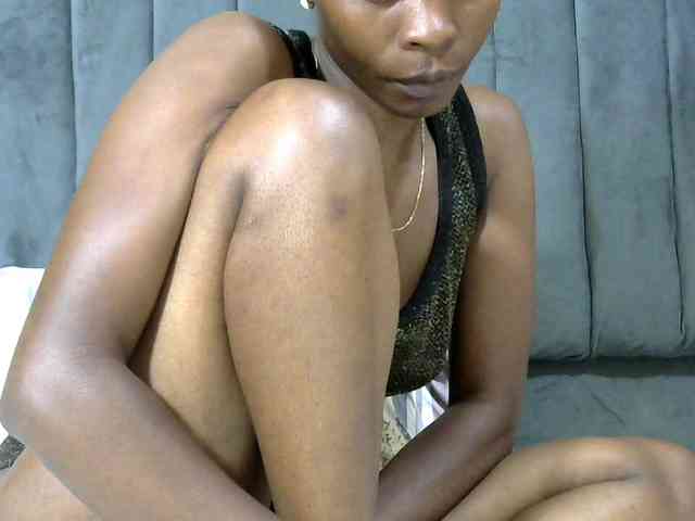 PrettyAlianah webcam