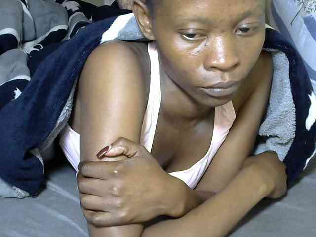 PrettyAlianah webcam