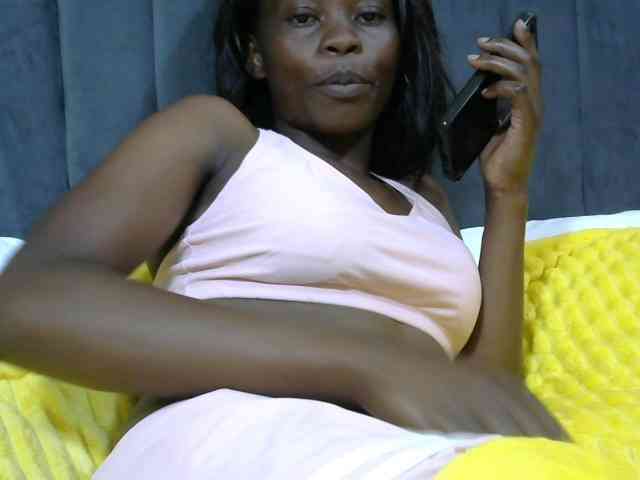 PrettyAlianah webcam