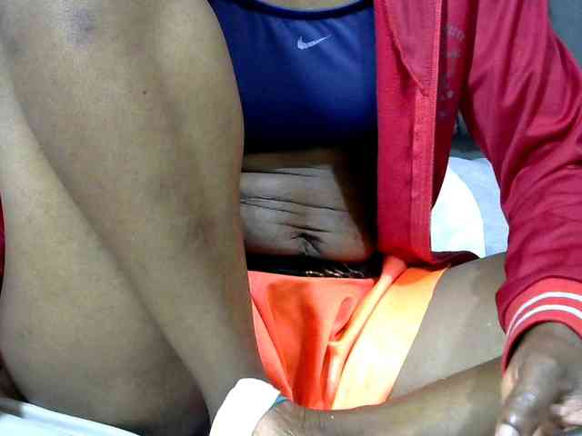 PrettyAlianah webcam