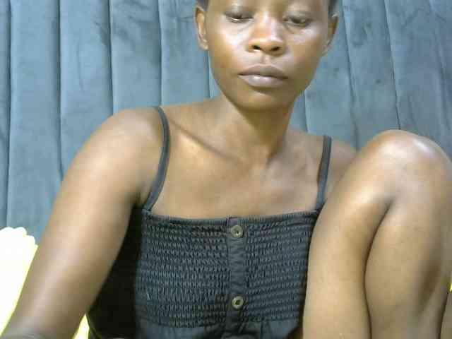 PrettyAlianah webcam