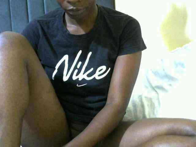 PrettyAlianah webcam