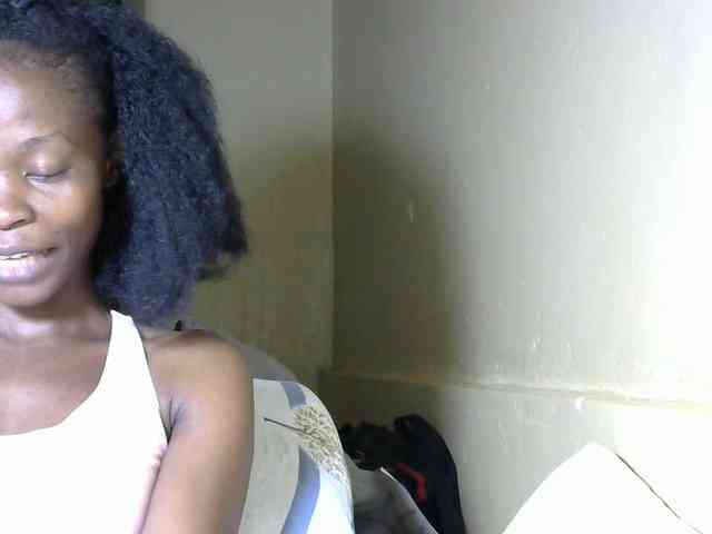 PrettyAlianah webcam