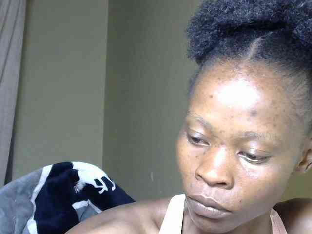 adult cam show PrettyAlianah
