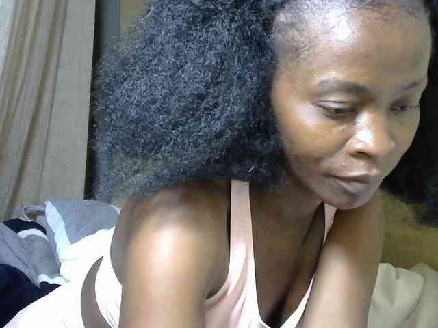 PrettyAlianah webcam
