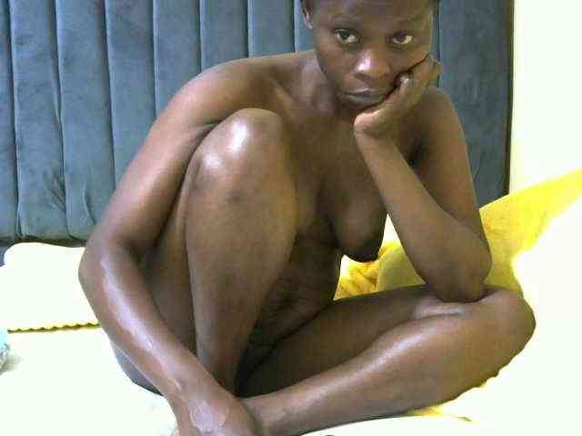 PrettyAlianah webcam