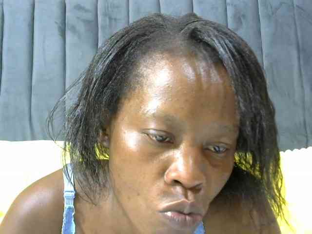 PrettyAlianah webcam