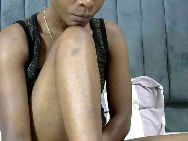 PrettyAlianah webcam