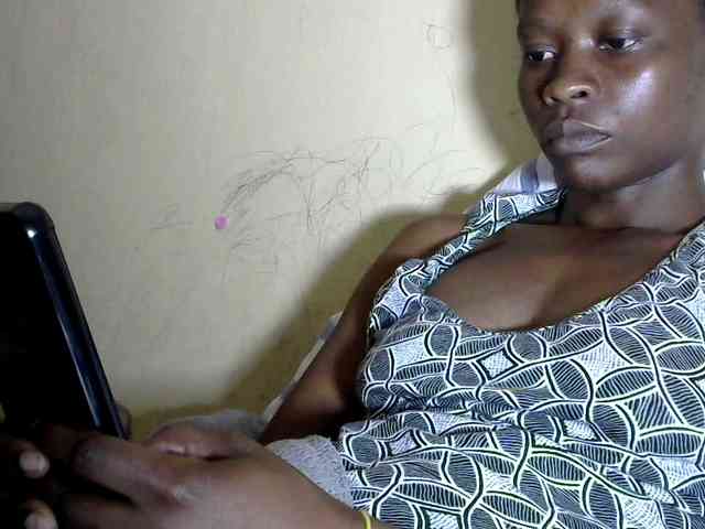 PrettyAlianah webcam