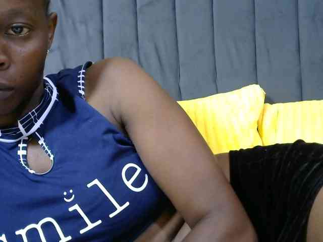 PrettyAlianah webcam