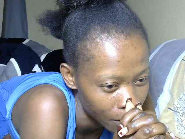 PrettyAlianah webcam