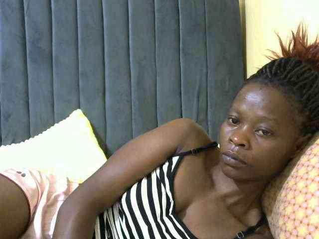 PrettyAlianah webcam