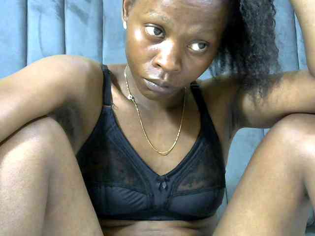 PrettyAlianah webcam