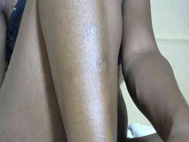 PrettyAlianah webcam