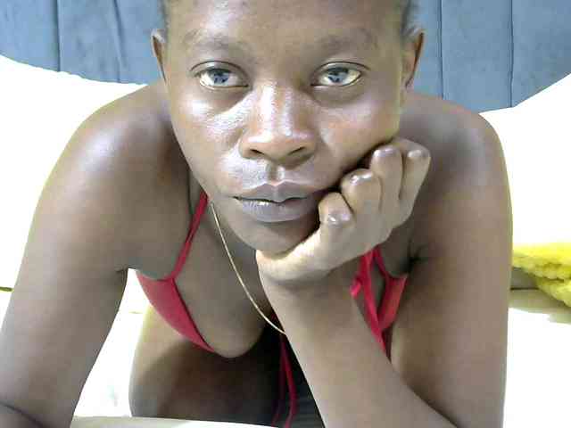 PrettyAlianah webcam