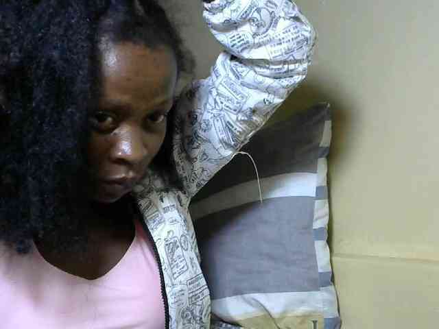 PrettyAlianah webcam
