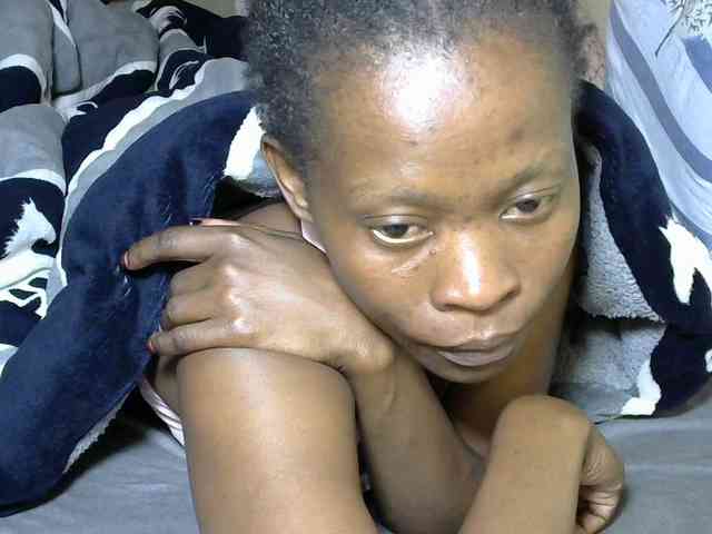 PrettyAlianah webcam