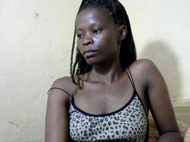 PrettyAlianah webcam