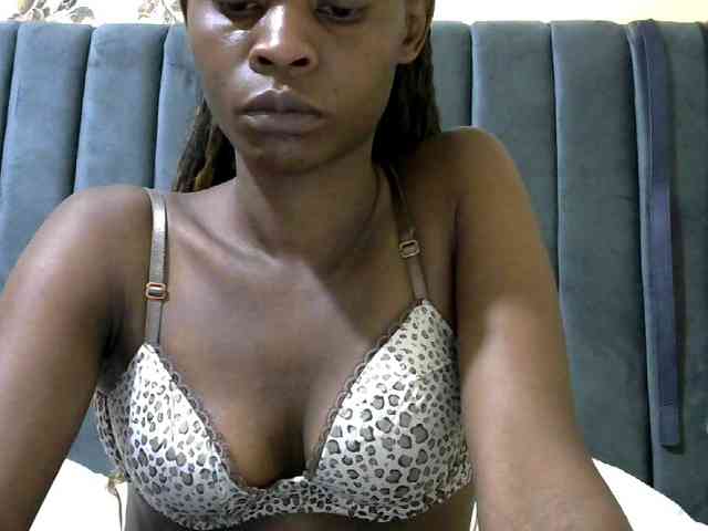 PrettyAlianah webcam