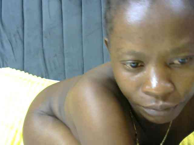 PrettyAlianah webcam